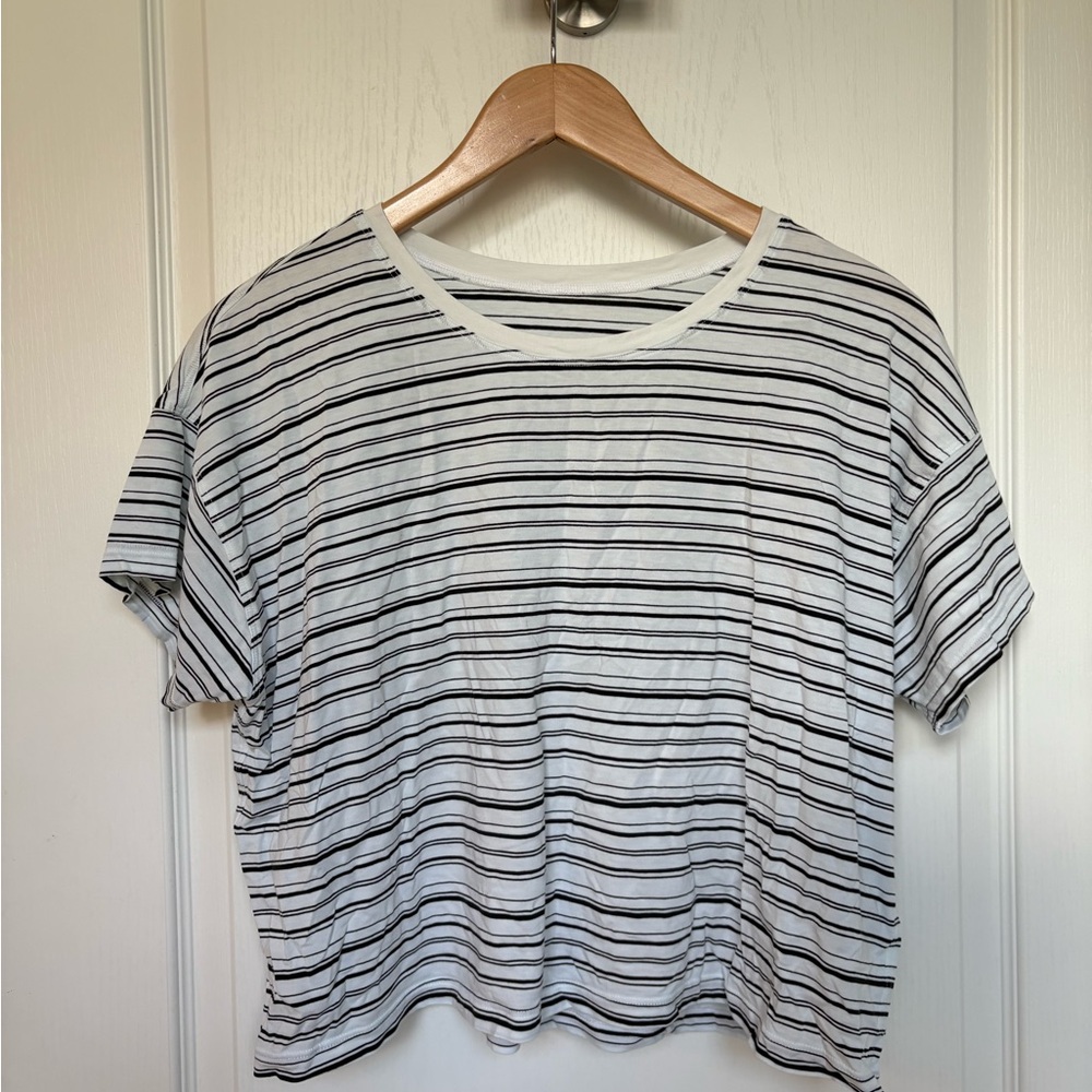 Lululemon Relaxed Fit Stripe T-Shirt | White/Black | Small/Medium Fit
